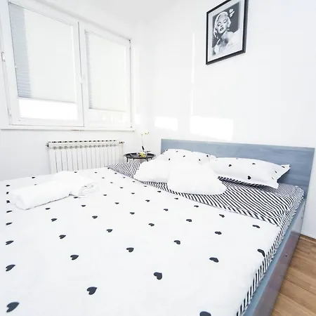 Herz Hostel *